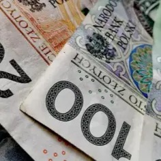 Jak bezpiecznie wziąć debet w bankomacie bez dodatkowych opłat