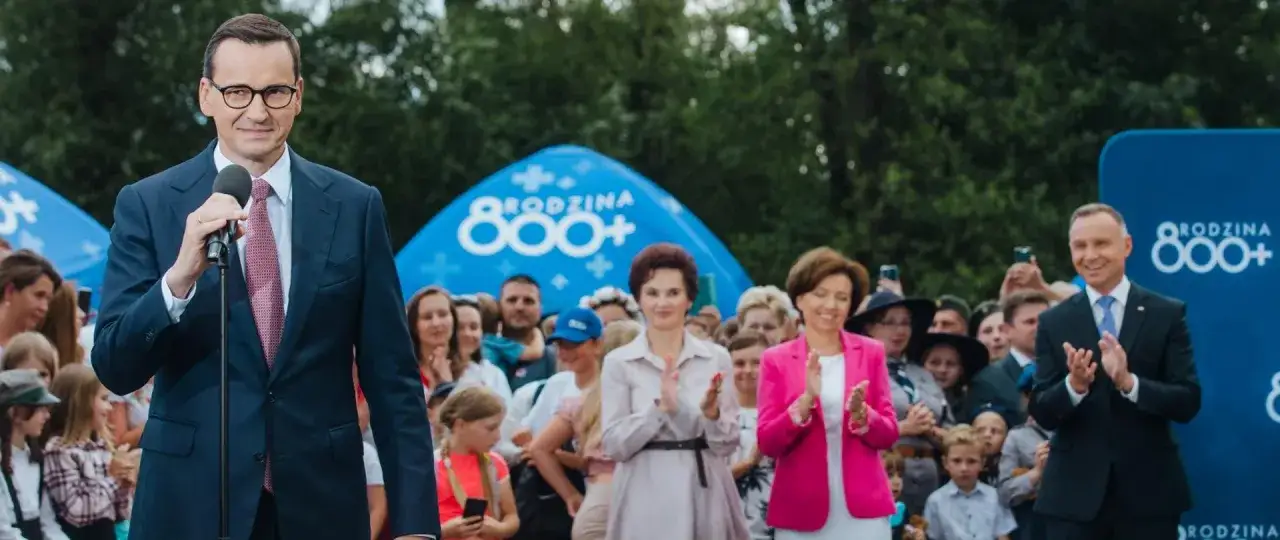 Polska rodzina otrzymująca wsparcie finansowe